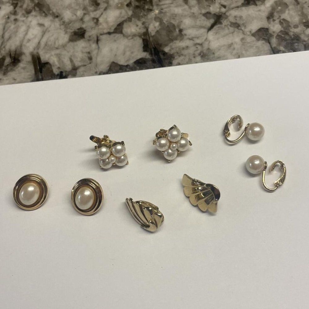 Lot Of 4 Small Gold Tone Costume Earrings Clip-on Clip On Non Pierced Variety